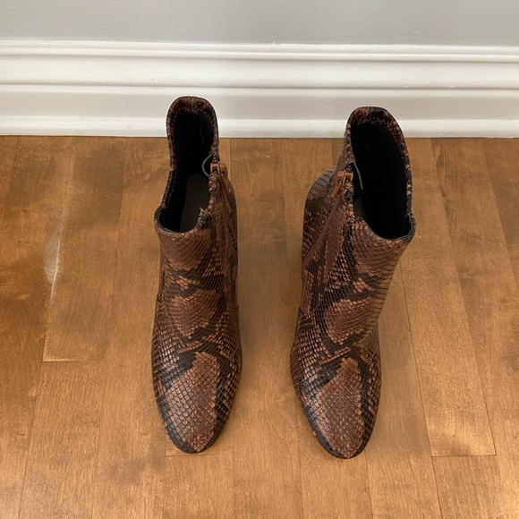 NWOT Aldo snakeskin ankle bootie - Picture 3 of 4